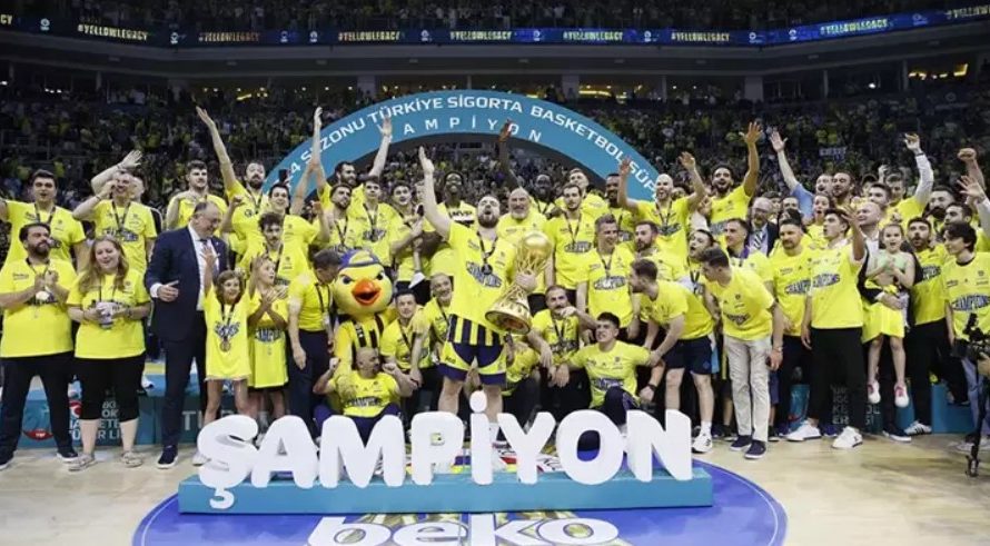 Maçın Hikayesi: Fenerbahçe, Efes’i Uzatma’da Geçip Şampiyon Oldu!
